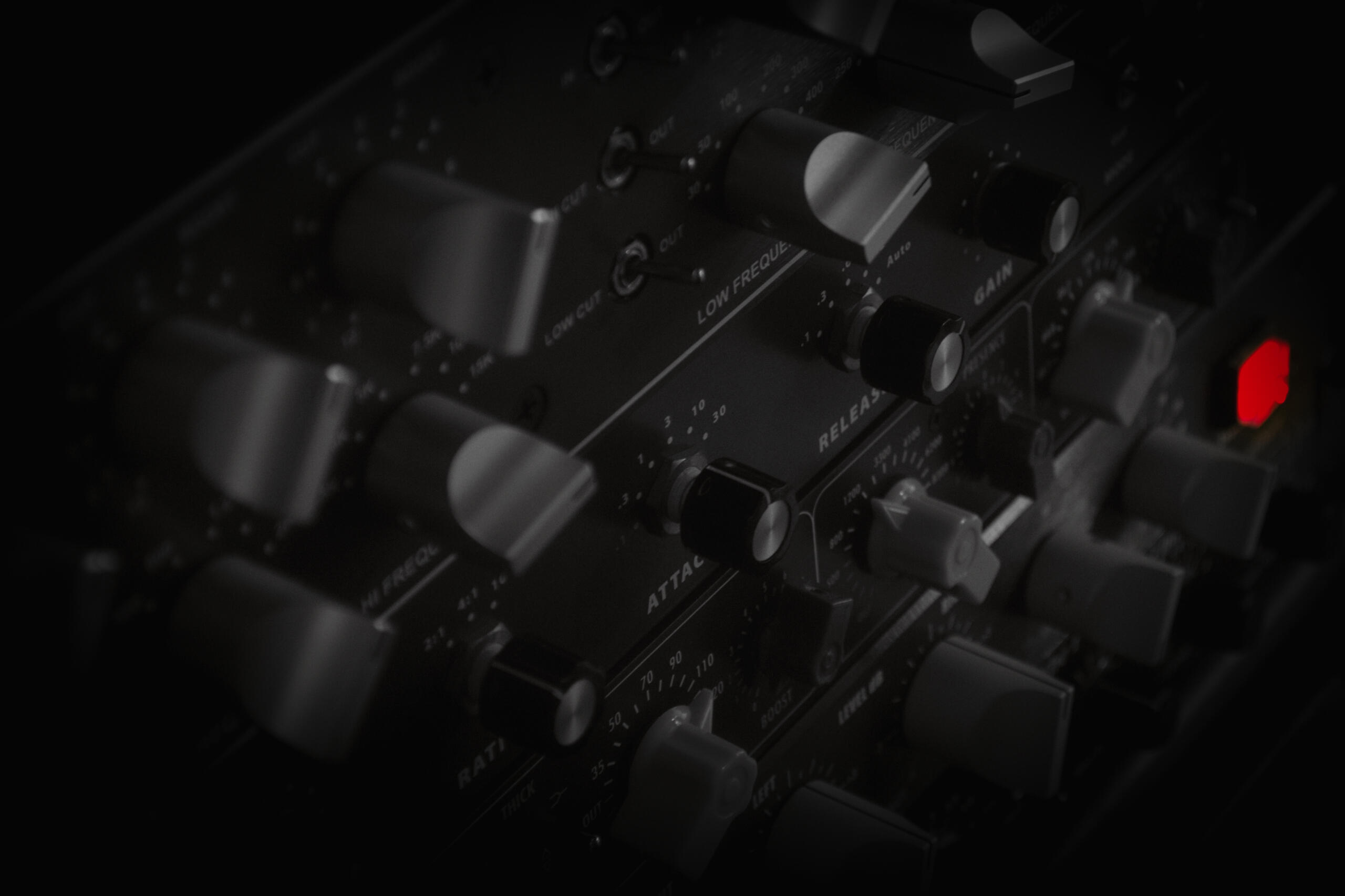 Tubes & Transistors make a studio!
