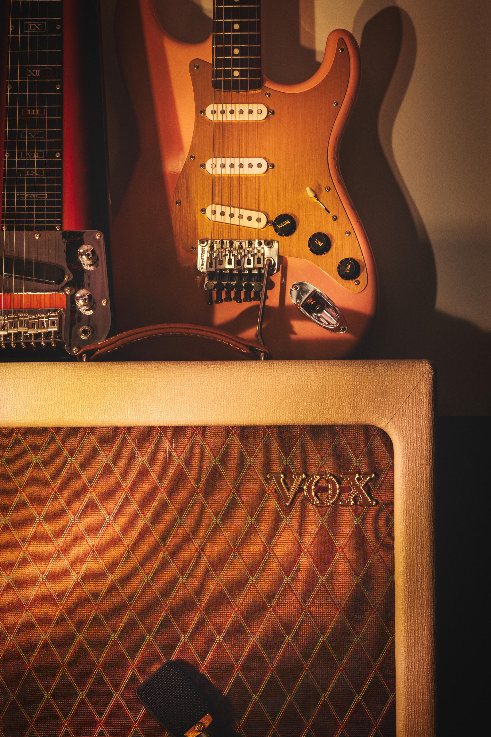 VOX AC15 handiwred, Japanese Stratocaster, lapsteel